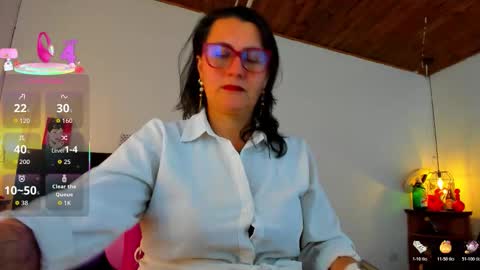 Snapshot of d_martii chatting on 6, 11, 2025 Mia online show from 6, 11, 2025