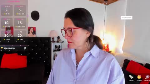 Snapshot of d_martii chatting on 27, 11, 2025 Mia online show from 27, 11, 2025