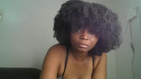 Snapshot of daddies_toy1 chatting on 18, 9, 2025 daddyiestoy online show from 18, 9, 2025