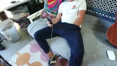 Snapshot of daddycache chatting on 16, 10, 2025 bas online show from 16, 10, 2025