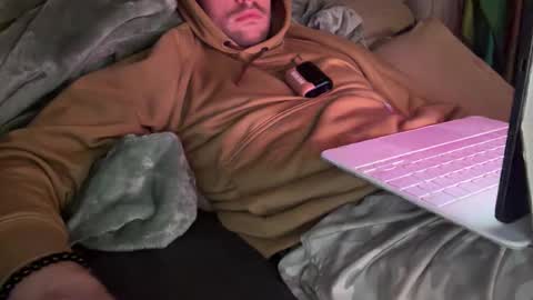 Snapshot of daddydoesit69 chatting on 26, 10, 2025 Leo online show from 26, 10, 2025