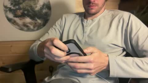 Snapshot of daddydoesit69 chatting on 18, 11, 2025 Leo online show from 18, 11, 2025