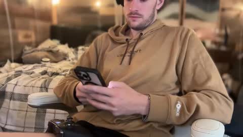 Snapshot of daddydoesit69 chatting on 22, 11, 2025 Leo online show from 22, 11, 2025