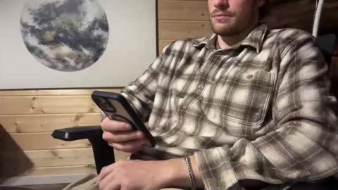 Snapshot of daddydoesit69 chatting on 25, 11, 2025 Leo online show from 25, 11, 2025