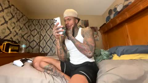 sexy tatted king bbc online show from 24, 11, 2025