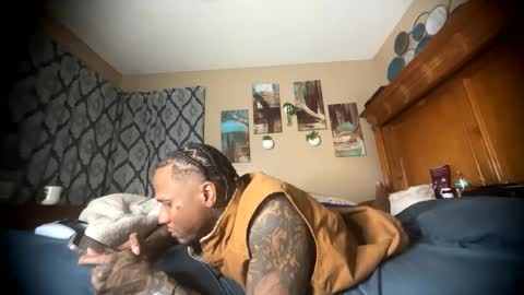 sexy tatted king bbc online show from 25, 4, 2026