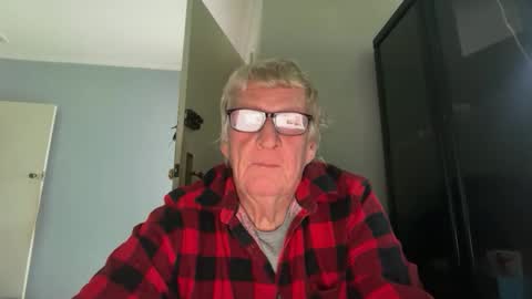 Snapshot of daddyoldcock chatting on 16, 10, 2025 daddyoldcock online show from 16, 10, 2025