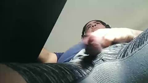 Snapshot of daddys_belthand chatting on 1, 12, 2025 daddys_belthand online show from 1, 12, 2025