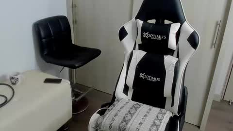 Snapshot of dafboy_ chatting on 31, 10, 2025 Allan Daf online show from 31, 10, 2025