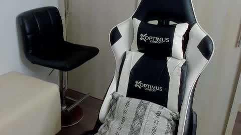 Snapshot of dafboy_ chatting on 4, 11, 2025 Allan Daf online show from 4, 11, 2025