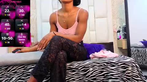 daffnelewis online show from 3, 3, 2026