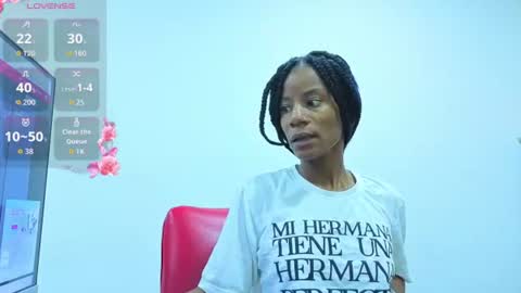 Snapshot of daffnelewis chatting on 9, 7, 2026 daffnelewis online show from 9, 7, 2026