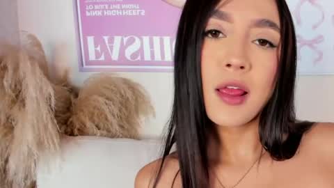 dafne_hillss online show from 26, 5, 2026