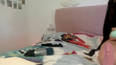 Snapshot of dafnesqueeze chatting on 4, 12, 2024 dafnesqueeze online show from 4, 12, 2024