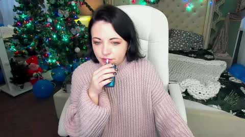 Dafni Mon online show from 1, 1, 2025