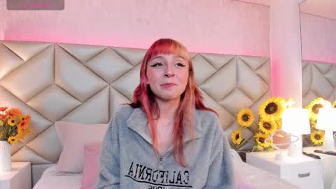 Snapshot of dafnne_hall chatting on 25, 11, 2025 Dafnne online show from 25, 11, 2025