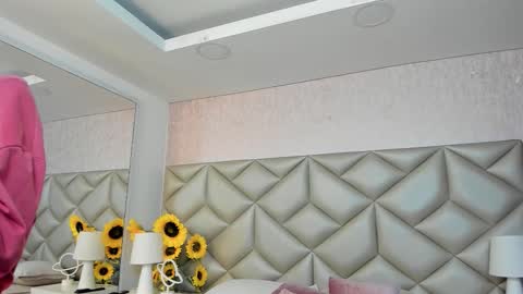 Snapshot of dafnne_hall chatting on 2, 12, 2025 Dafnne online show from 2, 12, 2025