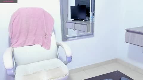 Snapshot of dahian_carter chatting on 4, 10, 2025 Dahian online show from 4, 10, 2025