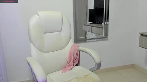 Snapshot of dahian_carter chatting on 21, 10, 2025 Dahian online show from 21, 10, 2025