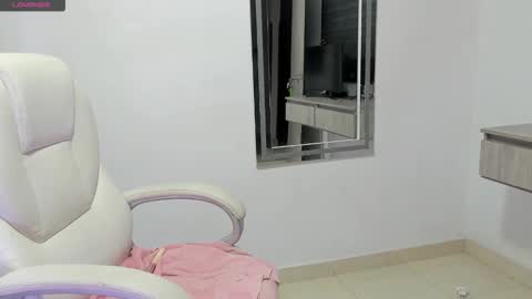 Snapshot of dahian_carter chatting on 25, 10, 2025 Dahian online show from 25, 10, 2025