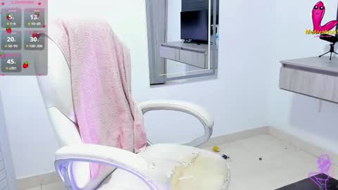 Snapshot of dahian_carter chatting on 7, 11, 2025 Dahian online show from 7, 11, 2025