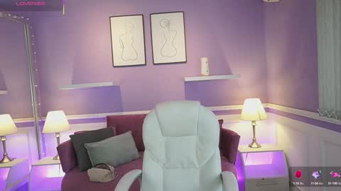 Dahlia Grey online show from 7, 10, 2025