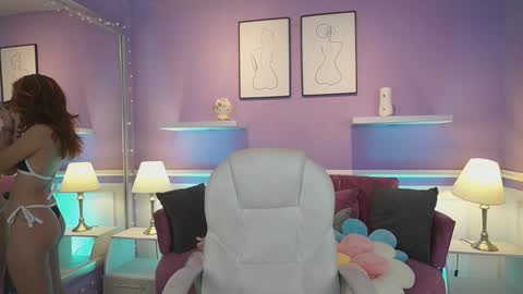 Dahlia Grey online show from 26, 11, 2025