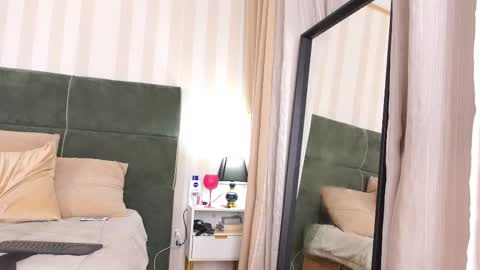 Snapshot of dahliaroses chatting on 30, 10, 2025 Dahlia Rose online show from 30, 10, 2025