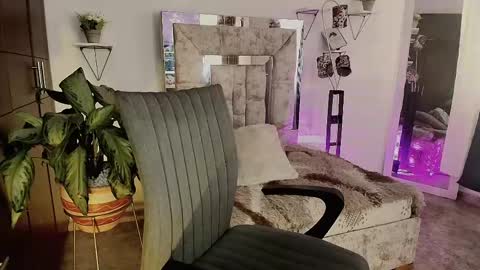 dahnia_cruz online show from 20, 4, 2026