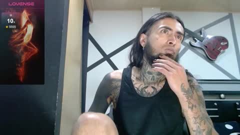 Snapshot of daimon_rock01 chatting on 12, 9, 2025 felipe online show from 12, 9, 2025