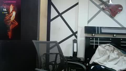 Snapshot of daimon_rock01 chatting on 29, 9, 2025 felipe online show from 29, 9, 2025