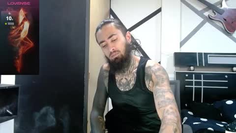 Snapshot of daimon_rock01 chatting on 16, 11, 2025 felipe online show from 16, 11, 2025