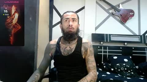 Snapshot of daimon_rock01 chatting on 18, 11, 2025 felipe online show from 18, 11, 2025