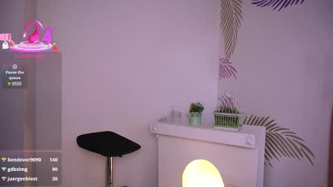 Lauren            online show from 10, 3, 2025