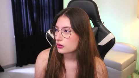 Lauren            online show from 3, 11, 2025