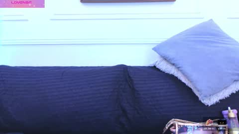 Daisy Price online show from 6, 2, 2026