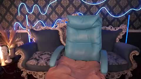 daisydelight_ online show from 6, 3, 2025