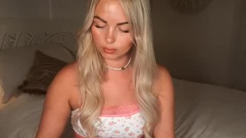 Snapshot of daisydreams_cumtrue chatting on 28, 7, 2026 Daisy Dreams online show from 28, 7, 2026
