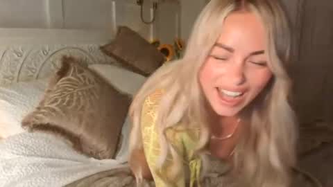Snapshot of daisydreams_cumtrue chatting on 2, 8, 2026 Daisy Dreams online show from 2, 8, 2026