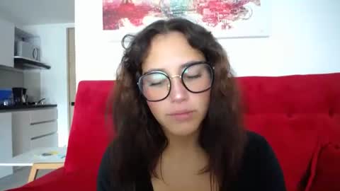 IG  dakotasofiaa online show from 28, 11, 2025