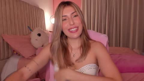 Snapshot of dakota_clark chatting on 16, 1, 2026 Helloo HAPPY NEW YEAR Ill be back soon online show from 16, 1, 2026