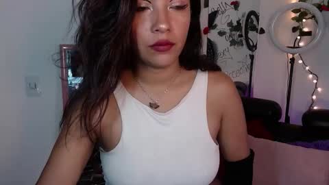 Caroliina online show from 11, 11, 2025