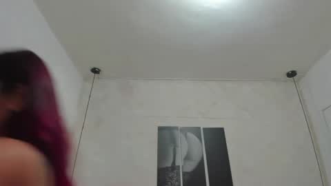 Dakota  online show from 19, 4, 2026