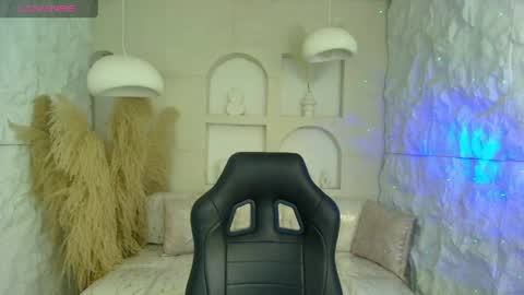 Snapshot of dakotha_v chatting on 7, 5, 2026 Dakotha online show from 7, 5, 2026