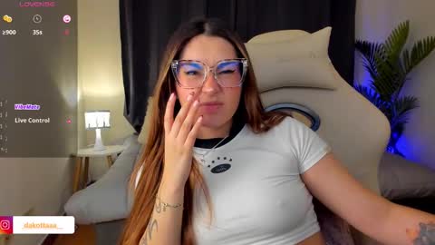 dakottaa__ online show from 23, 10, 2025