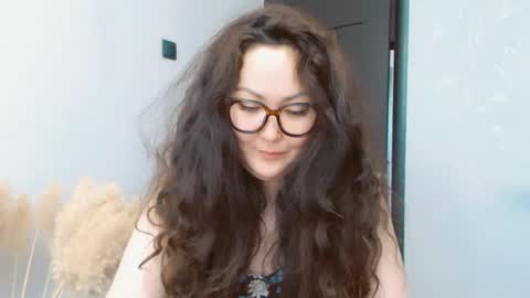 Snapshot of dalidayes chatting on 28, 6, 2026 Dali online show from 28, 6, 2026