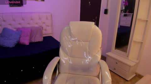 dalilah_420 online show from 2, 12, 2025