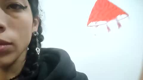 damian_and_tiana online show from 5, 4, 2026