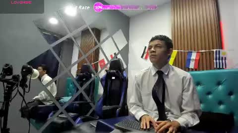 Snapshot of damian_foster chatting on 8, 7, 2026 mike online show from 8, 7, 2026