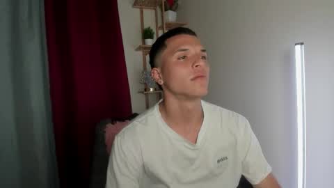 Snapshot of damian_vega13 chatting on 7, 11, 2025 damian_vega13 online show from 7, 11, 2025